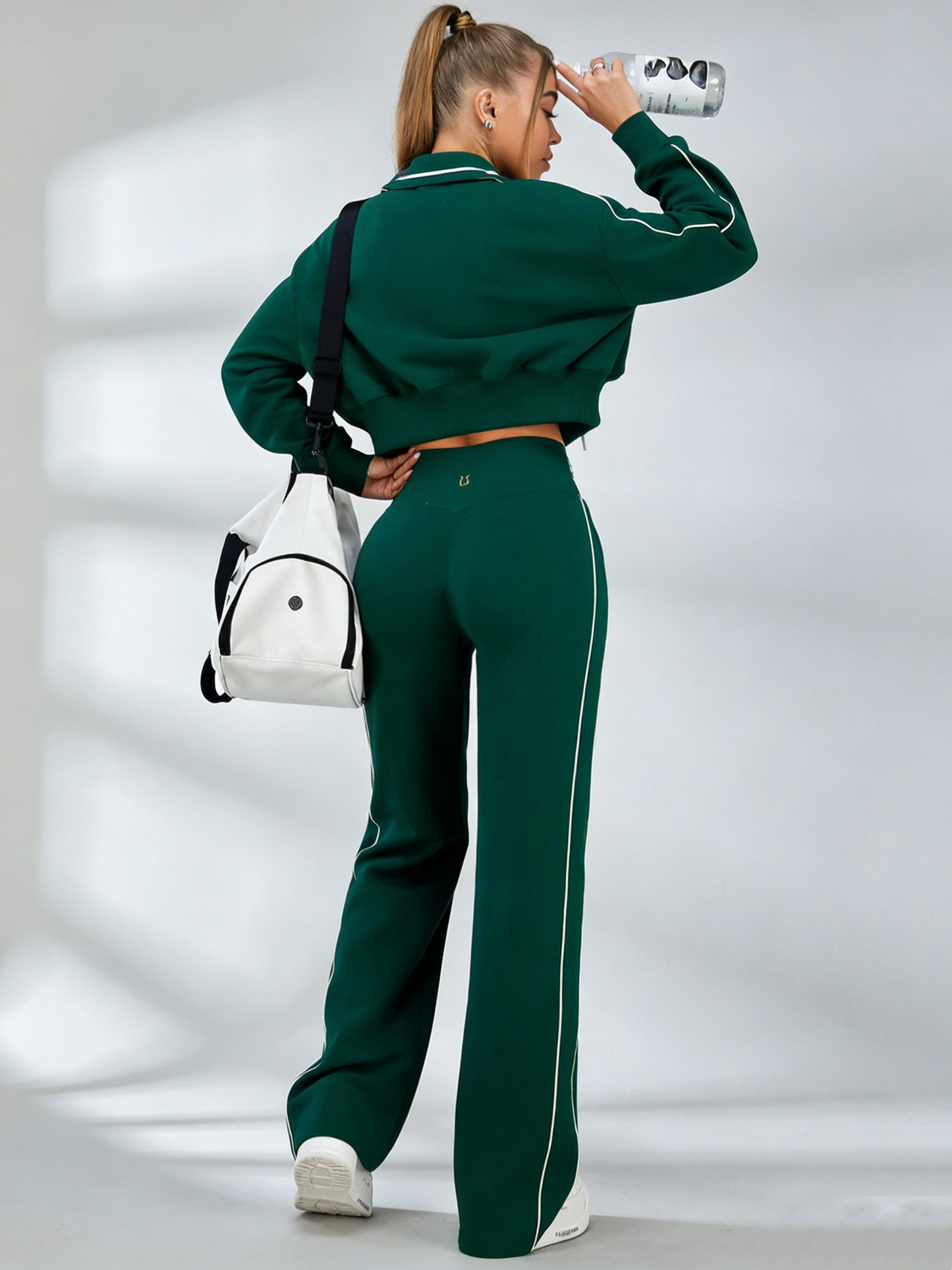 ZASUWA Female Stripes Zipper Pocket Casual Tracksuit