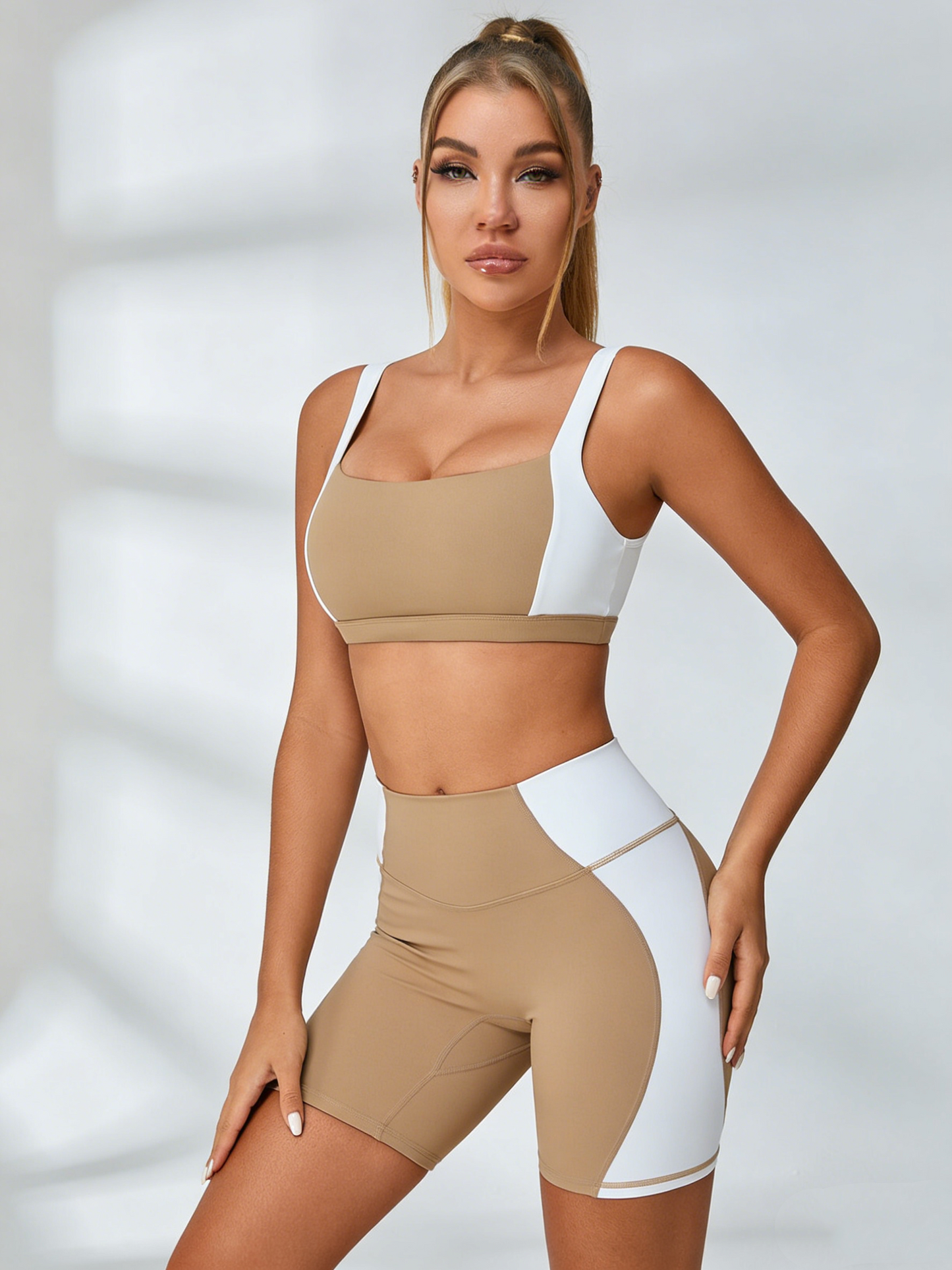 ZASUWA Female Contrast Color Short Tracksuit