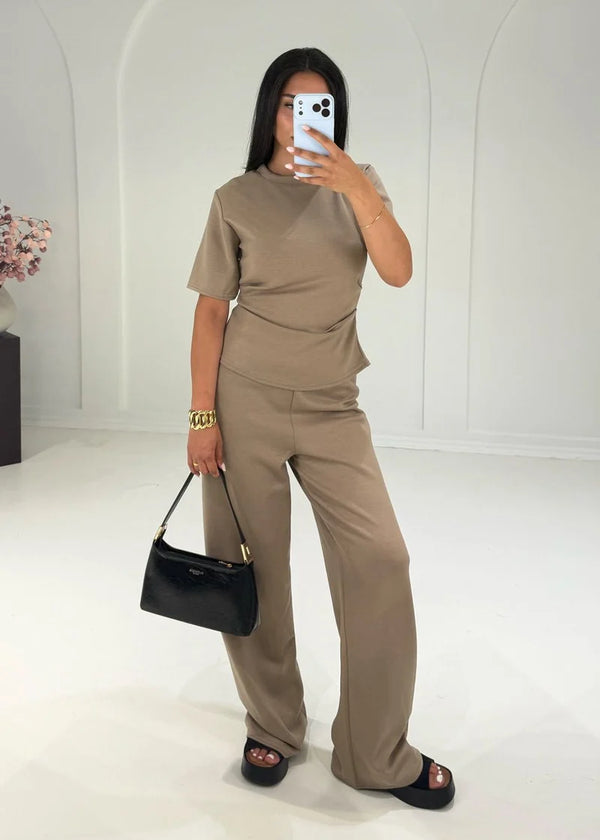 CONJUNTO ÉLIA