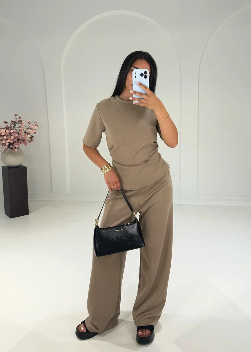 CONJUNTO ÉLIA